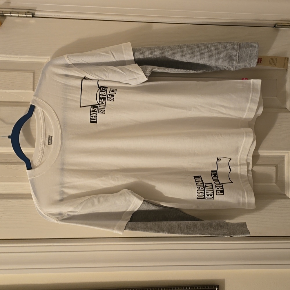 LEVIS SIGNATURE BOYS WHITE & GRAY LONG SLEEVE LAYERED LOOK T-SHIRT SIZE MEDIUM